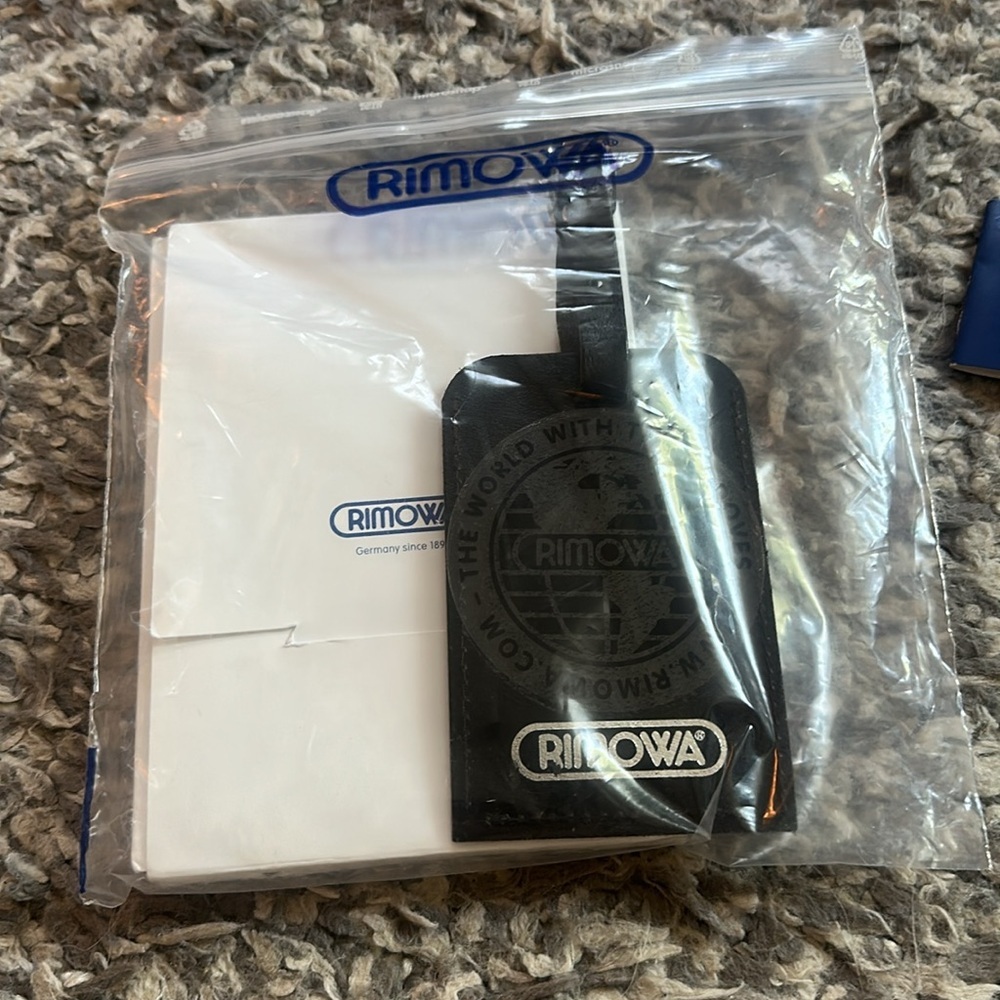 RIMOWA Black Leather Luggage Tag - Picture 5 of 5